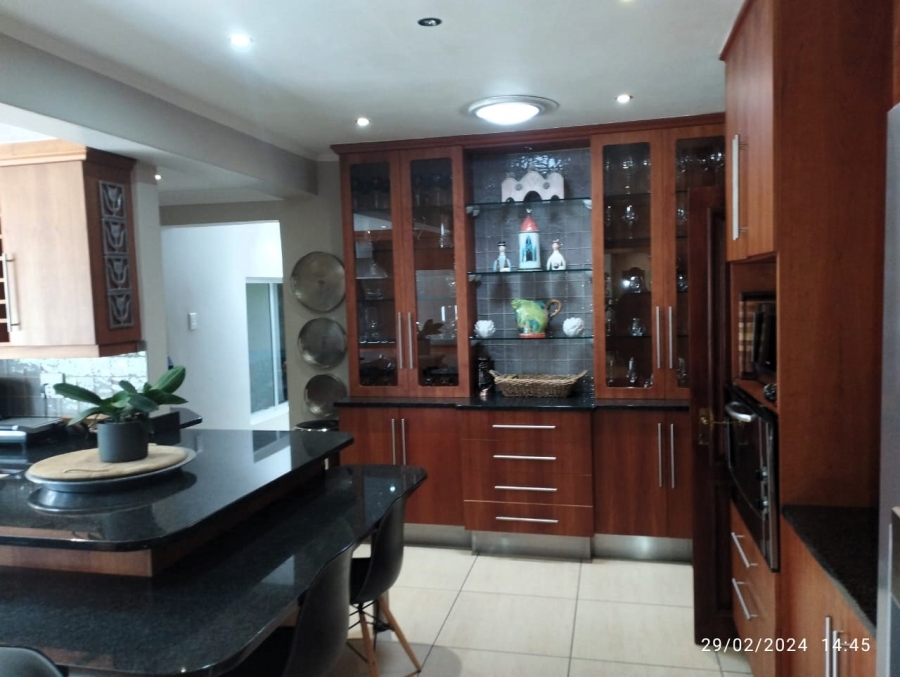 5 Bedroom Property for Sale in Cashan North West